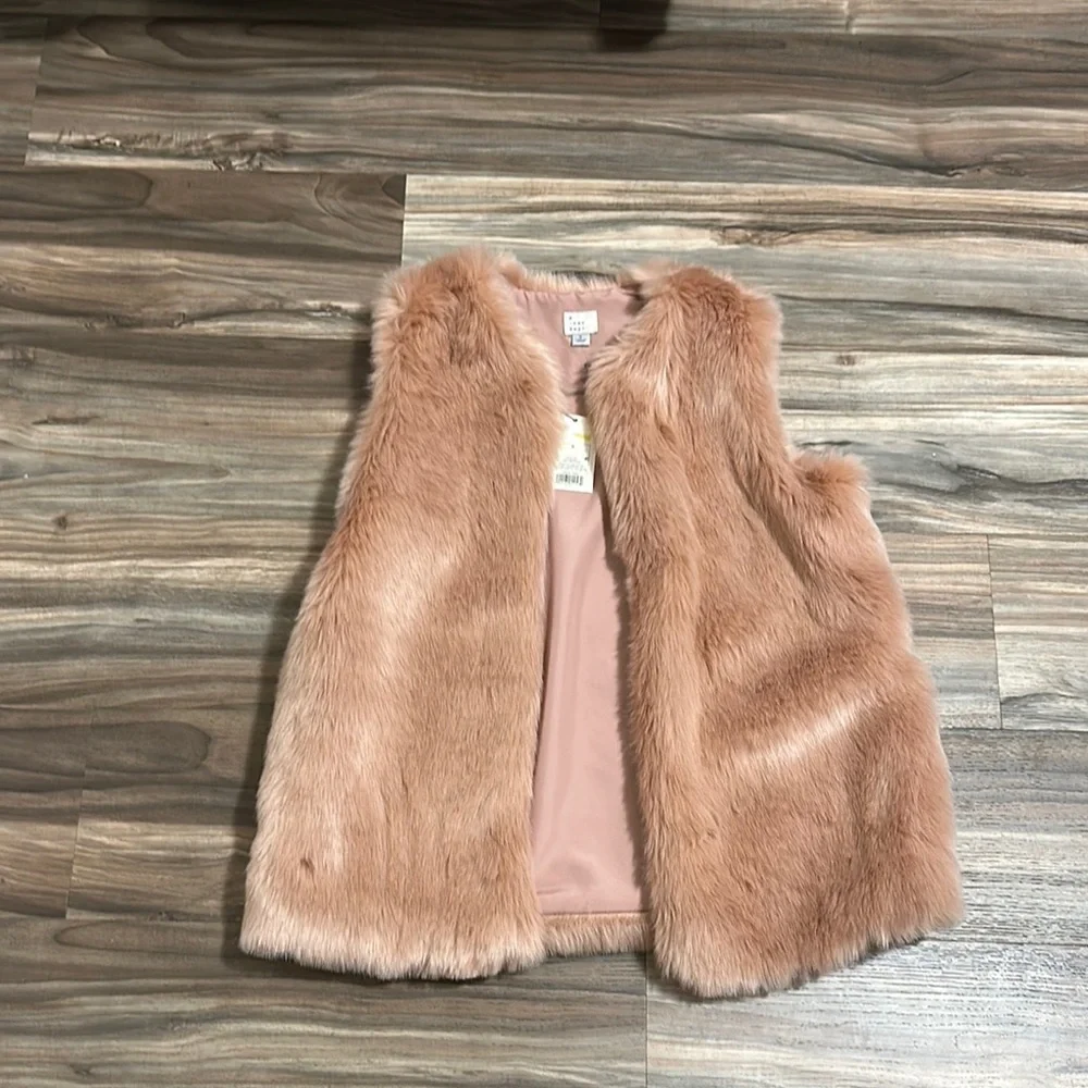 A new day pink Faux Fur Vest size small NWT